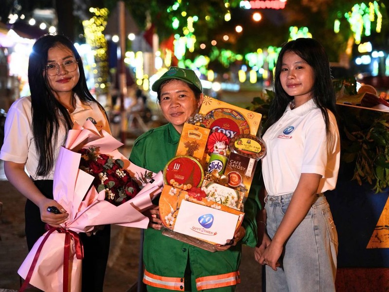 Đội ngũ u888 vip làm việc cùng nhau